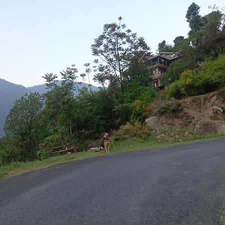 Tirthan Hilltop Home Stay Banjār Exterior foto