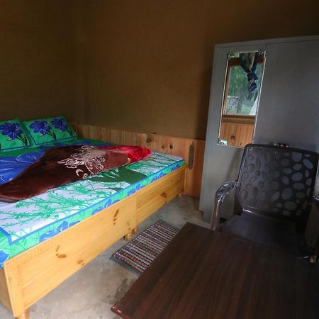 Tirthan Hilltop Home Stay Banjār Exterior foto