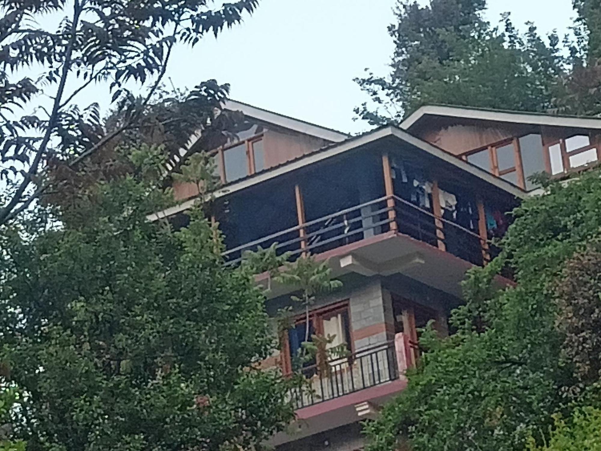 Tirthan Hilltop Home Stay Banjār Exterior foto