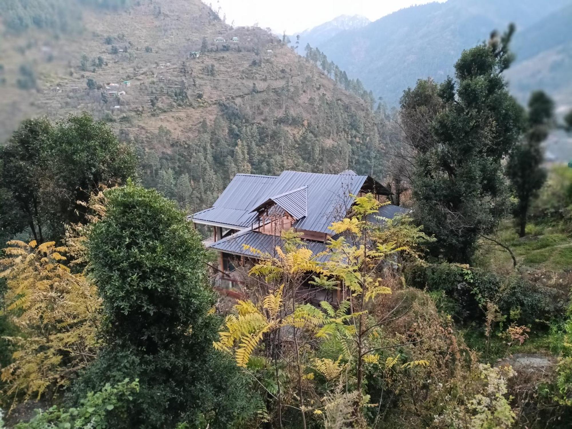 Tirthan Hilltop Home Stay Banjār Exterior foto