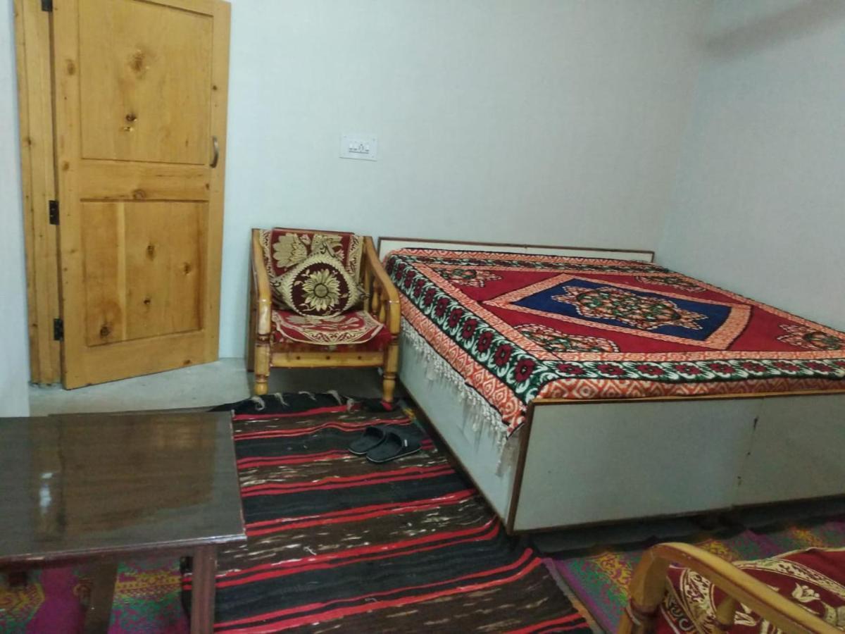 Tirthan Hilltop Home Stay Banjār Exterior foto